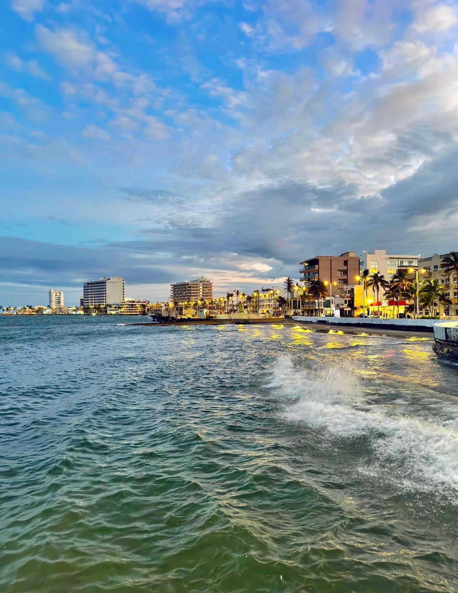 Suites Brisa Marina - Atras De Playa Regatas Y El Malecon, 6 Calles Del Acuario 韦拉克鲁斯 外观 照片